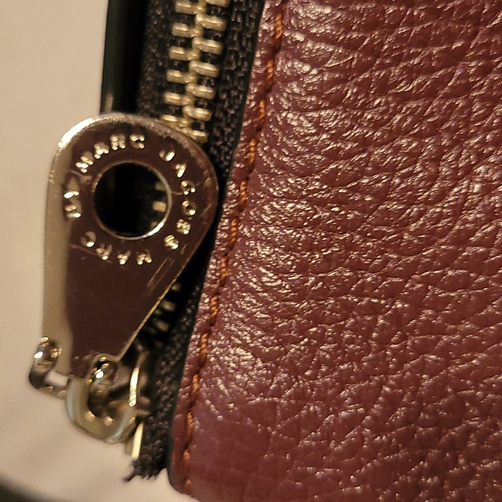 MARC BY MARC JACOBS STANDARD SUPPLY TYPE WORK WEAR LK NEW - Picture 3 of 16